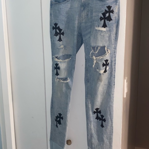 Reconstructed jeans from H&M stylus added their own twist to make them original - Picture 8 of 10